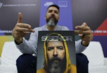 El rap refleja la violencia que no cambió en 20 años, dice el músico Fermín IV El músico mexicano Fermín Caballero, conocido como ‘Fermín IV’, posa durante una entrevista con EFE, el 3 de diciembre de 2023, en Guadalajara, México.