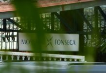 Aunque el inicio de la audiencia preliminar se fijó a más tardar en noviembre de 2020, se instaló un año más tarde y fueron llamados a juicio 32 personas por blanqueo, entre ellos los dos socios fundadores de la firma Mossack Fonseca.