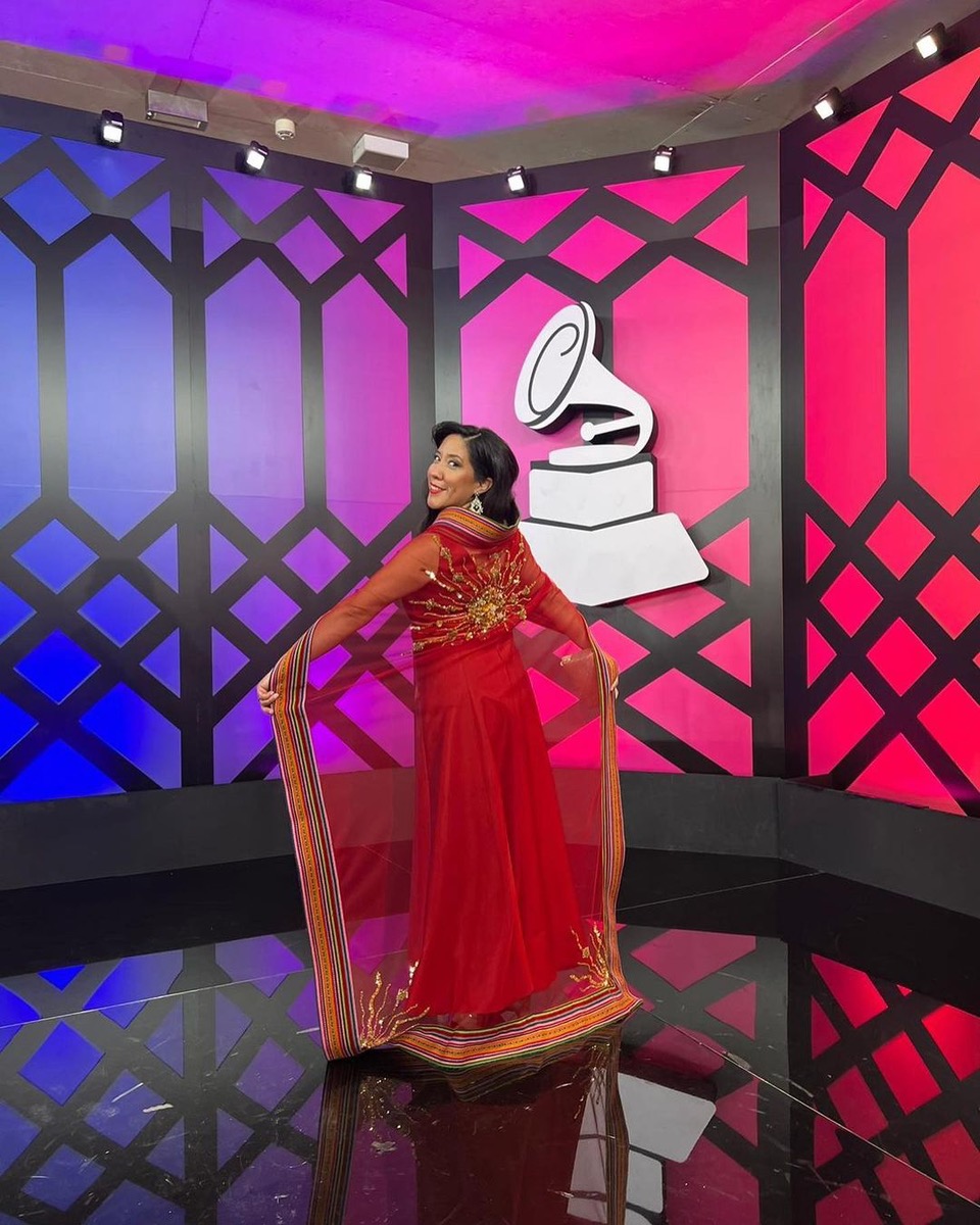 Bromley en la 24&ordf; Entrega Anual del Grammy Latino.