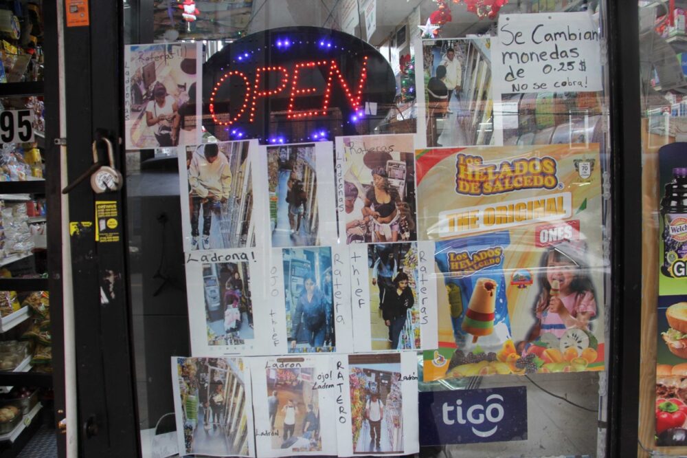Muchas bodegas han optado por publicar las fotograf&iacute;as de los infractores de la ley, quienes idean diferentes tipos de estrategias para robar diferente tipo de productos en estos peque&ntilde;os negocios que son vitales para las comunidades.