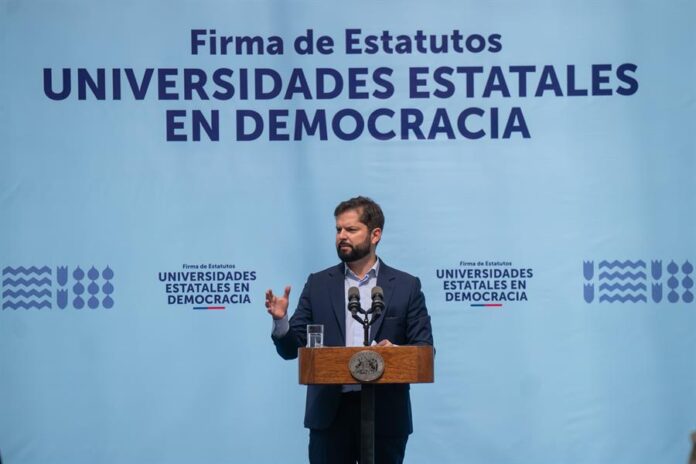 Gabriel Boric (2)