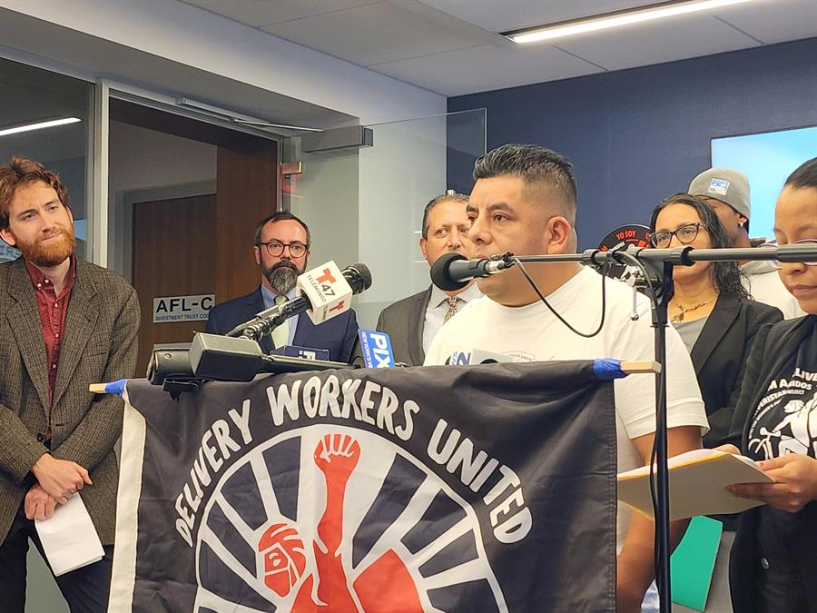 Gustavo Ajche, líder del grupo 'Deliveristas Unidos'