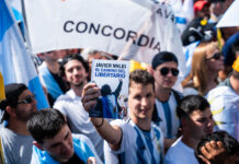 Javier Milei jura su cargo como presidente de Argentina Javier Milei toma posesión como Presidente electo en Argentina
