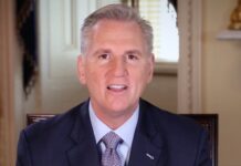 McCarthy fue cesado como líder de la Cámara Baja por una resolución promovida por el ala más radical de los republicanos.