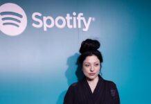 Artistas y músicos de la escena local celebran primera década de Spotify en México La cantante chilena Mon Laferte