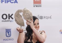 La realizadora chilena Maite Alberdi tras recibir el premio a ´Mejor película latinoamericana´ por su cinta ´La memoria infinita´