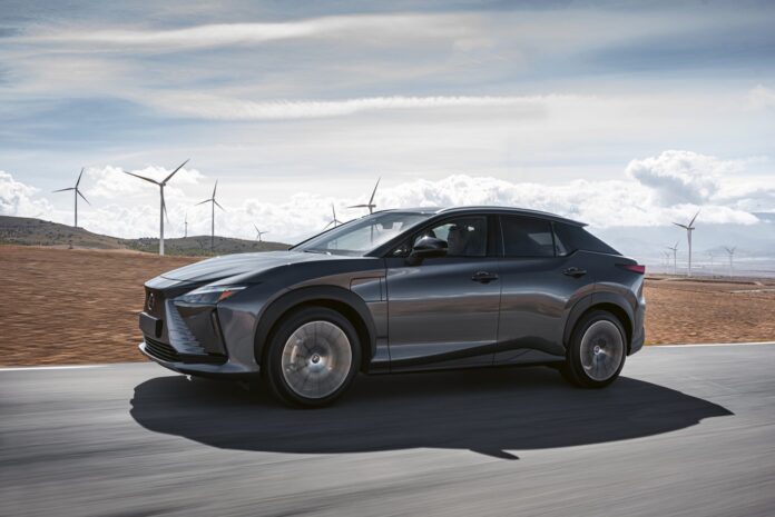 Este año hemos probado más modelos eléctricos que en los cinco años anteriores combinados. Lexus había estado fuera del festín.
