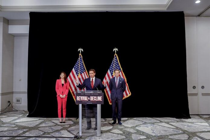 Los gobernadores de California y Florida