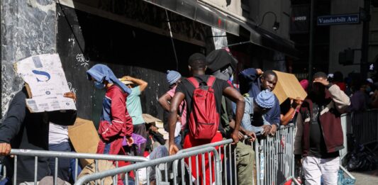La ciudad tiene a su cargo en este momento a 67.600 de los migrantes, a los que dan albergue, comidas y otros servicios.