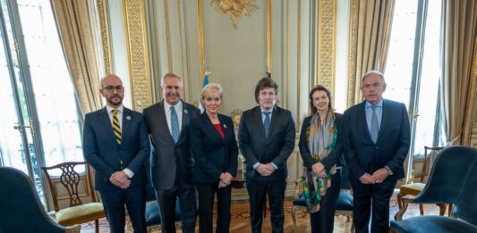 La delegación estadounidense conversó con Milei "sobre las prioridades compartidas entre ambos países en la defensa de los derechos humanos.