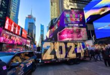 Los números '2024' que brillarán el próximo 31 de diciembre junto a la bola en Times Square, Nueva York. Foto Times Square.