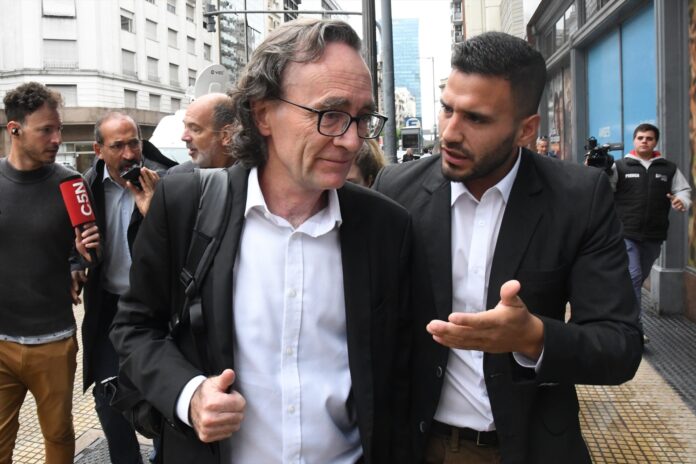 Argentina.- Milei se reúne por primera vez con los miembros de su futuro gabinete Osvaldo Giordano, futuro responable de la Administración Nacional de la Seguridad Social (ANSES), llega a una reunión con el presidente electo Javier Milei.