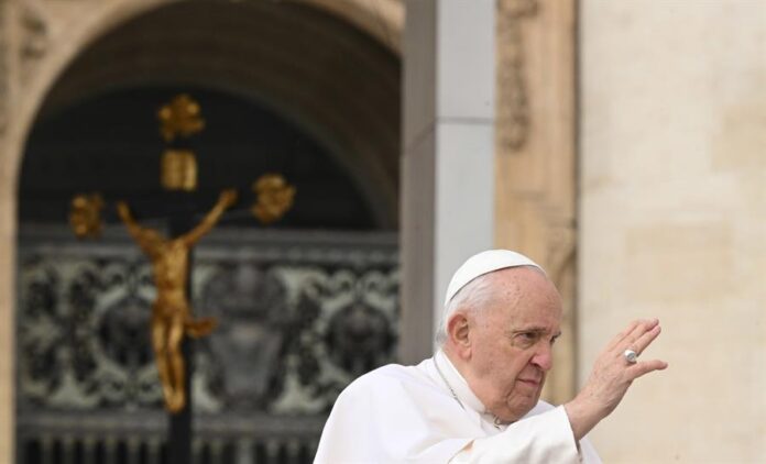 Papa Francosco-santidad El estado de salud del Santo Padre está mejorando, el papa no tiene fiebre y continúa con la terapia.