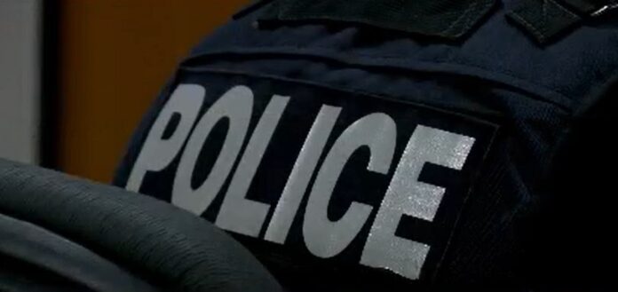 Policía Illinois Las autoridades creen que Emalinda Palomo ayudó a su novio Nathaniel Huey Jr. a matar a Roberto Rolón, de 38 años, Zoraida Bartolomei, de 32 años, y sus hijos de 7 y 9 años.