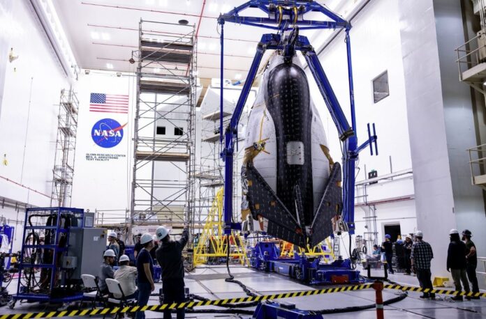La nave, denominada Tenacity y no tripulada, será sometida ahora a pruebas en el Centro Neil Armstrong de la NASA en Ohio para un primer lanzamiento previsto en la primera mitad de 2024.