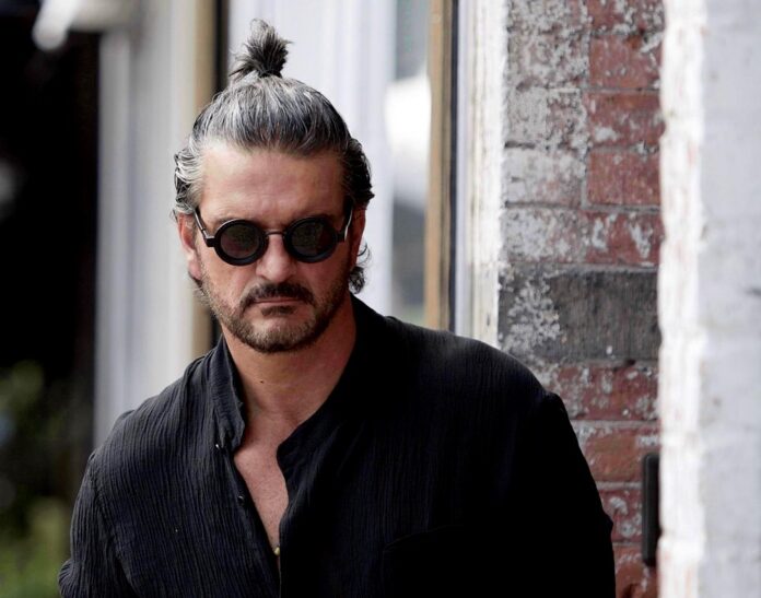 Ricardo-Arjona-agota-las-entradas-para-su-concierto-de-junio-. El guatemalteco arrancó la gira 'Blanco y Negro' en 2022 en Europa, desde donde continuó por Estados Unidos y América Latina.
