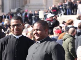 El Vaticano pide a los sacerdotes que no se alejen del celibato: "El sacerdote es célibe porque Jesús lo fue" "el sacerdote es célibe simplemente porque Jesús lo fue".