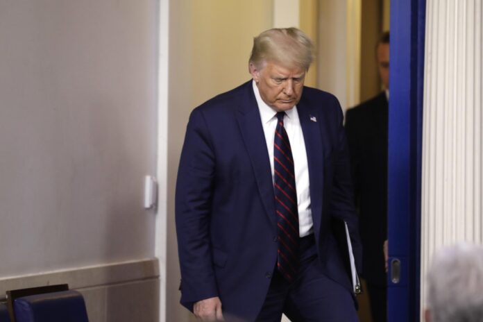 Una corte falla que Trump puede ser demandado por la vía civil por el asalto al Capitolio El exmandatario acudió simplemente como observador, aunque está previsto que tome la palabra el lunes para responder a preguntas de su defensa.