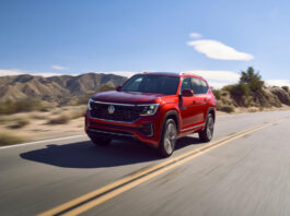 El VW está a la defensiva, y refrescan al Atlas en el 2024 en el interior, en un indicio de que tratan de “tener lo mismo que el vecino".