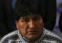 Tribunal de Bolivia impide reelección indefinida y saca de contienda a Morales para 2025 La sentencia Constitucional 1010/2023 establece que en Bolivia el presidente y vicepresidente solo pueden ser electos y ejercer un mandato por dos períodos, ya sean continuos o discontinuos.