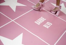 'Barbie' lidera con nueve menciones las candidaturas de cine en los Globos de Oro instalación del Mundo de La Barbie, en Santa monica, California