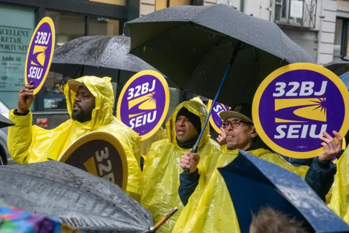 El sindicato, 32BJ SEIU, representa a unos 20.000 limpiadores de oficina de toda la ciudad de Nueva York.