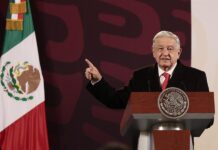 López Obrador se burla de la visita a la frontera del líder de la Cámara Baja de EE.UU. López Obrador reafirmó que la migración que va a EE.UU., a través de México ha disminuido desde la reunión que tuvo con una delegación de Washington.