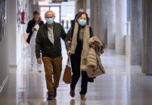 Nueva York realizará un estudio a largo plazo sobre el impacto de la covid en los adultos El Departamento de Salud tendrá como socios en este proyecto a grupos comunitarios que trabajan con comunidades afectadas de forma desproporcionada por la pandemia.