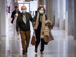 Nueva York realizará un estudio a largo plazo sobre el impacto de la covid en los adultos El Departamento de Salud tendrá como socios en este proyecto a grupos comunitarios que trabajan con comunidades afectadas de forma desproporcionada por la pandemia.