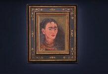El documental 'Frida' deja a la propia Frida Kahlo "contar su propia historia" en Sundance La pintura de Kahlo titulada 'Autoretrato en la frontera entre México y Estados Unidos' resonó con su propia experiencia en el país norteamericano y desde entonces se dedicó a conocer todas sus obras.