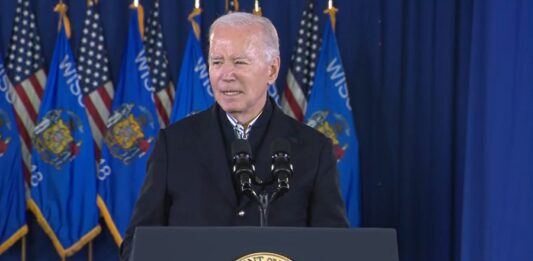 "Esperando con ganas", ha dicho Biden en su cuenta en la red social X en respuesta a la invitación publicada por Johnson.