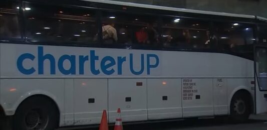 Según la publicación de Jersey City, los autobuses han llegado a estaciones de Secaucus, Fanwood, Edison y Trenton, que tienen conexiones de tren en torno a una hora con la Gran Manzana.