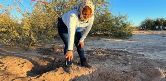 Cecilia Flores, líder del colectivo Madres Buscadoras de Sonora, participa hoy en una jornada de búsqueda de personas desaparecidas (2)