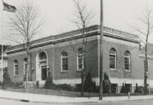 La Biblioteca Pública de Queens Celebra el Centenario de la Sucursal de Woodhaven