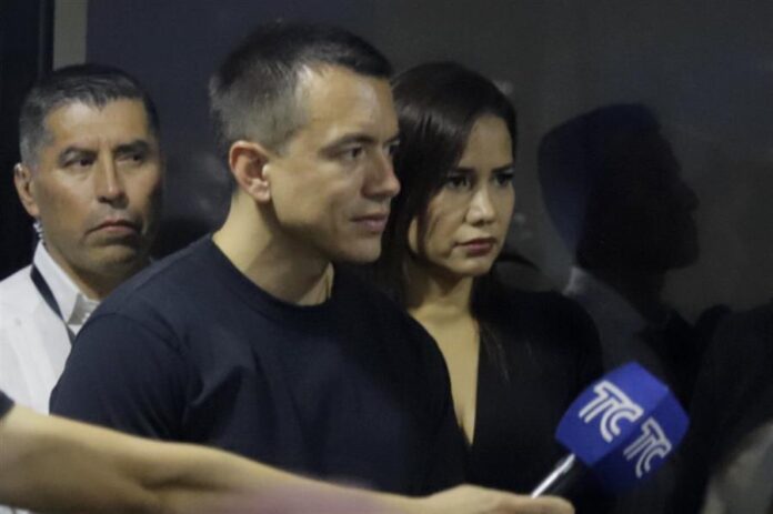 Esta crisis llevó a Noboa a decretar de forma inédita en Ecuador la existencia de un 