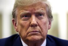 La junta electoral de Illinois descartó expulsar al expresidente Trump de las primarias en el estado.