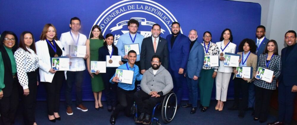 El reconocimiento a Jóvenes Meritorios del Exterior, parte de las actividades del Premio Nacional de la Juventud, lo presidió el Hon. Eligio Jaquez, cónsul general de ese país en esta ciudad, celebrando el Día de la Educacion en Republica Dominicana que se conmemora el 11 de enero. Foto consulado dominicano.