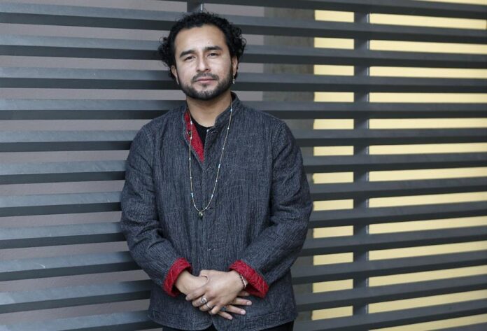 El escritor salvadoreño Javier Zamora