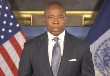 Nueva York demanda por 708 millones a compañías que han transportado migrantes a la ciudad La demanda de Nueva York busca recuperar el dinero invertido hasta ahora en refugio, comidas, educación para los niños y otra asistencia que se les provee.