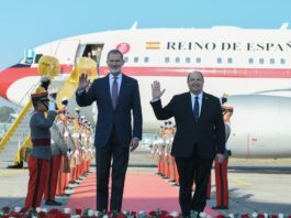 El monarca español ha llegado a Ciudad de Guatemala las 7.57 horas (16.57, hora peninsular española) y ha sido recibido por el ministro de Asuntos Exteriores, Mario Búcaro. Esta es la primera visita del monarca a Guatemala desde su entronización.