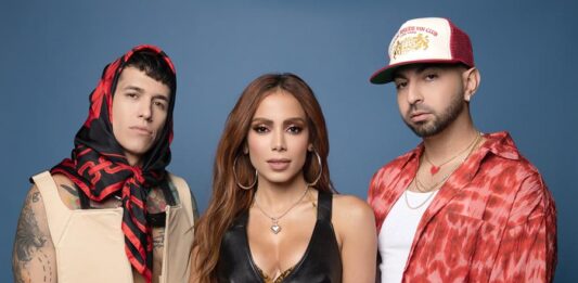 El tema supone una nueva reunión de este trío, después de que Quiles y Tavárez participarán en la canción 'Envolver' de Anitta, el segundo como compositor y el primero en la versión 'remix' del tema.