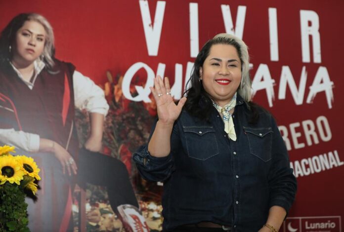 La cantante mexicana Vivir Quintana La cantante mexicana Vivir Quintana