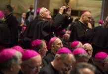Otras amenazas, según los obispos, son las que afectan a las obras religiosas de beneficencia que atienden a los migrantes.