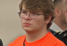 Pedirán pena de muerte para asesino de Búfalo que mató a 10 personas por motivos racistas En un documento judicial, los fiscales detallaron que, en caso de que el asesino, Payton Gendron, sea declarado culpable en un juicio federal, requerirán la pena máxima.
