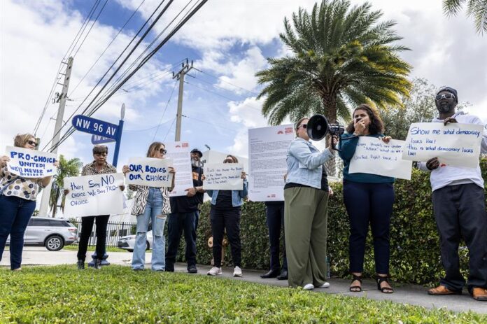 Piden el retiro de un proyecto de ley de Florida contra el aborto (3)