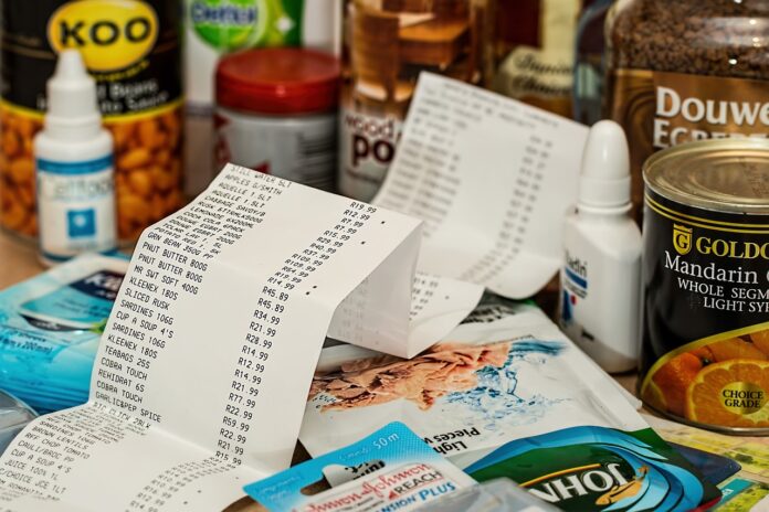 Precios En diciembre, en comparación con el mismo mes de hace un año, los precios de los bienes aumentaron el 0,1 %, mientras que los precios de los servicios crecieron el 3,9 %.