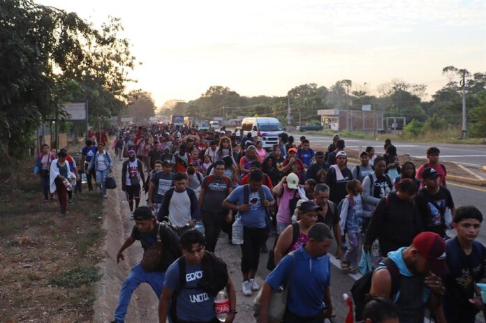 Este es el primer grupo multitudinario del año, conformado por personas de diferentes nacionalidades, como Haití, Venezuela, Nicaragua, Honduras, El Salvador y Colombia.