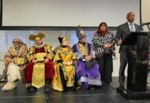 Los latinos siguen celebrando la llegada de los Reyes Magos a Nueva York Reyes Magos en Nueva York.1
