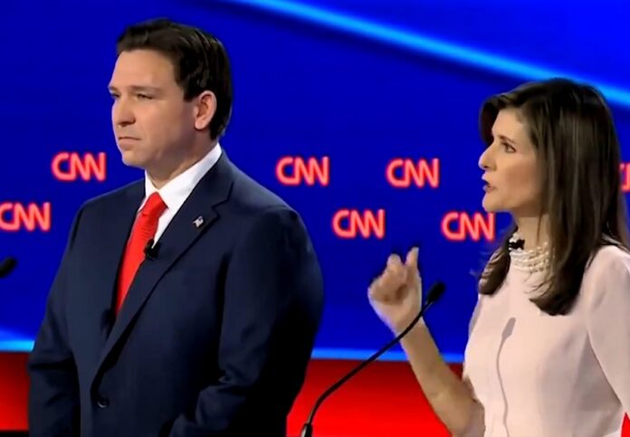 Los dos aspirantes tuvieron este miércoles un cara a cara citado por la cadena CNN en Iowa, estado que celebrará el próximo lunes los caucus, que inician el calendario electoral estadounidense rumbo a las presidenciales de noviembre.
