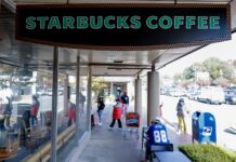 Demandan a Starbucks por utilizar café de plantaciones donde se atenta contra los DD.HH. La demanda tiene como objetivo, evitar que Starbucks haga afirmaciones en su publicidad como "comprometidos con el abastecimiento de café 100 % ético", a menos que la empresa mejore las prácticas laborales dentro de su cadena de suministro.
